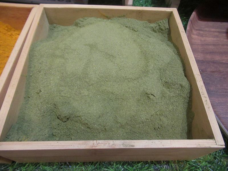 Moringa Leaf Powder — Daun kelor bubuk